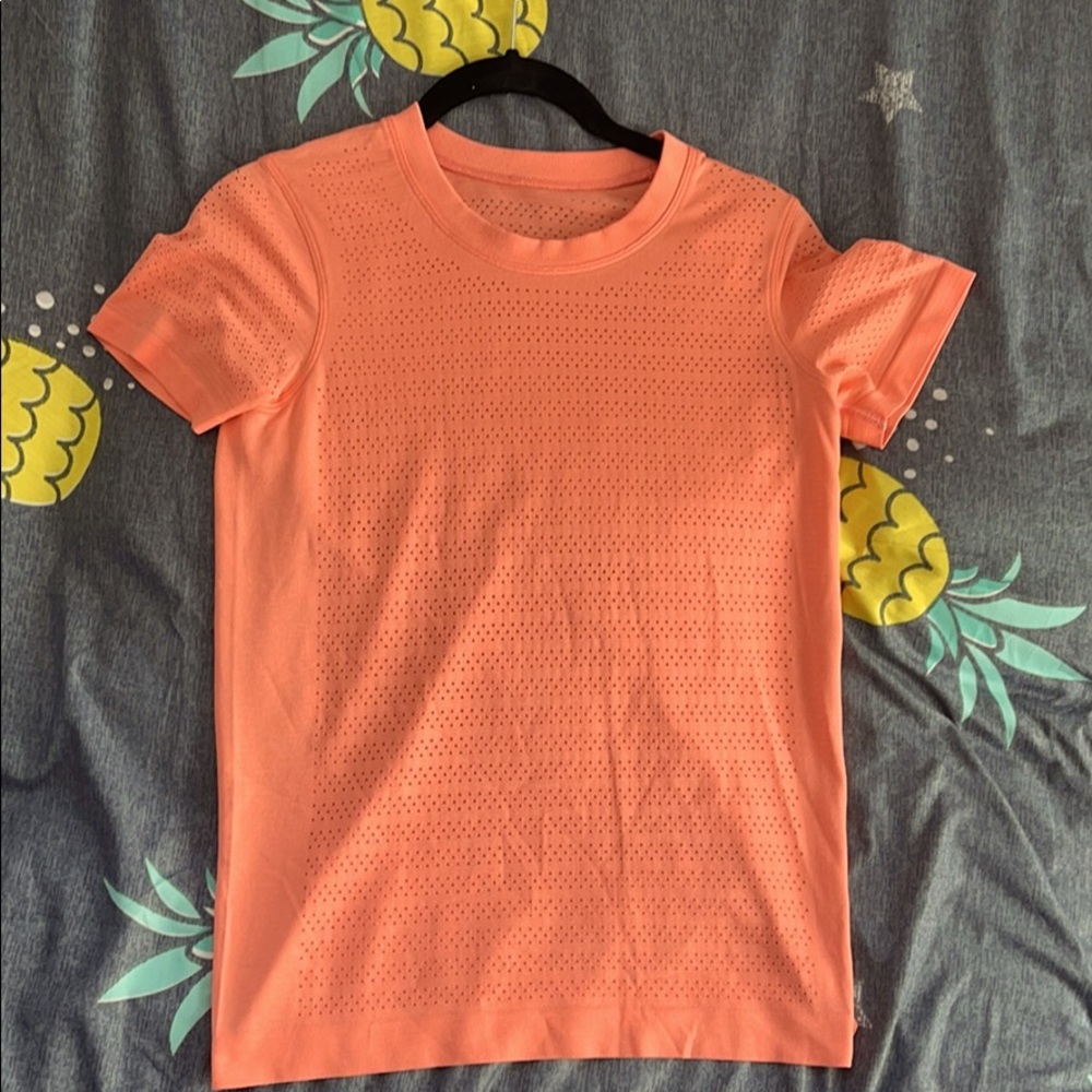 Lululemon breeze tshirt